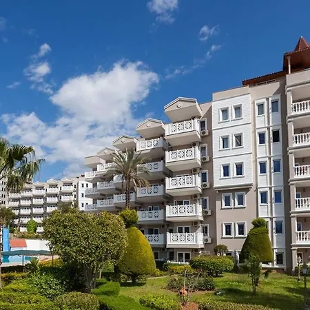 Apartmán Lovely With Shared Pool Near Beach In *